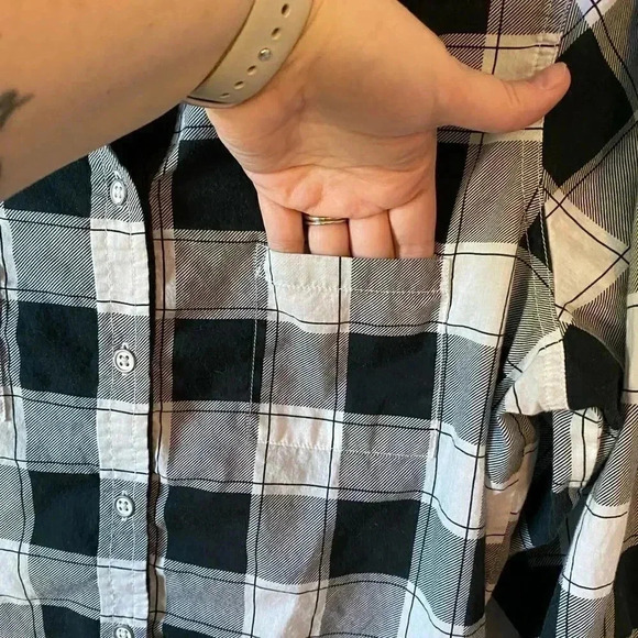 Foxcroft Size 14, 100% Cotton Button Down Roll Tab Sleeve Black & White Checked - Picture 9 of 14